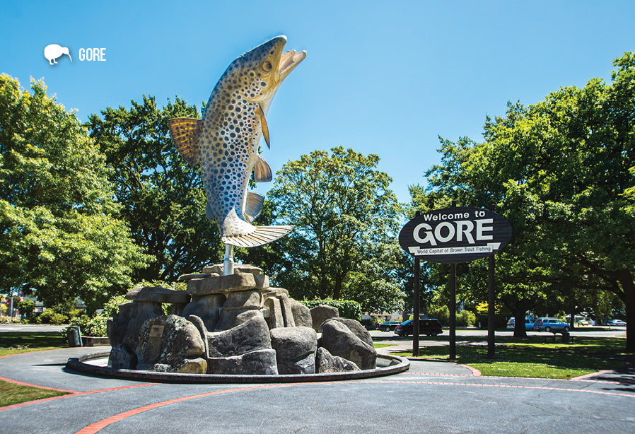 SSO909 - Brown Trout, Gore - Small Postcard