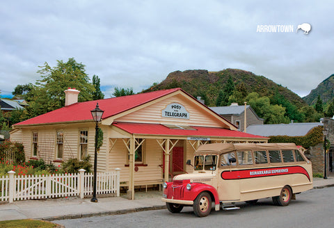 SQT808 - Tss Earnslaw In Queenstown Bay - Small Postcard