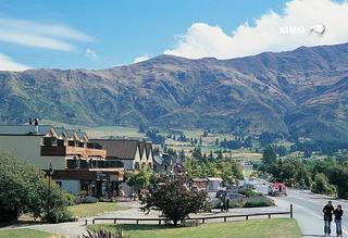SOT399 - Wanaka Main Street - Small Postcard - Postcards NZ Ltd