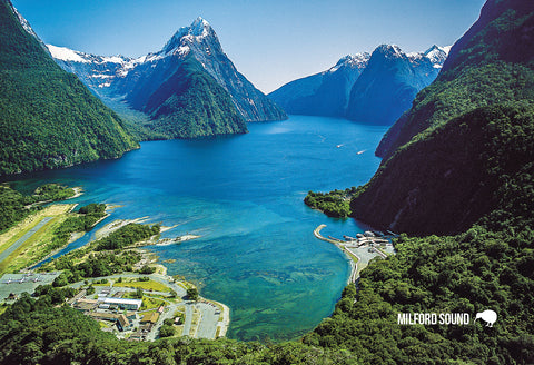 SFI54 - Milford Sound & Hotel - Small Postcard - Postcards NZ Ltd